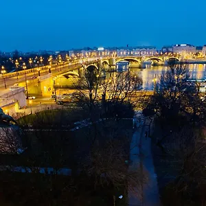 Over The Danube Appartement